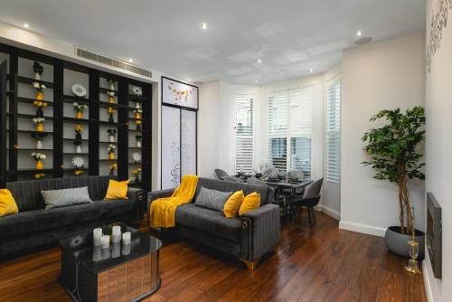 დLUXURY & Spacious Duplex in the Heart of Chelseaდ — 4-Star Luxury Hotel in London, United Kingdom