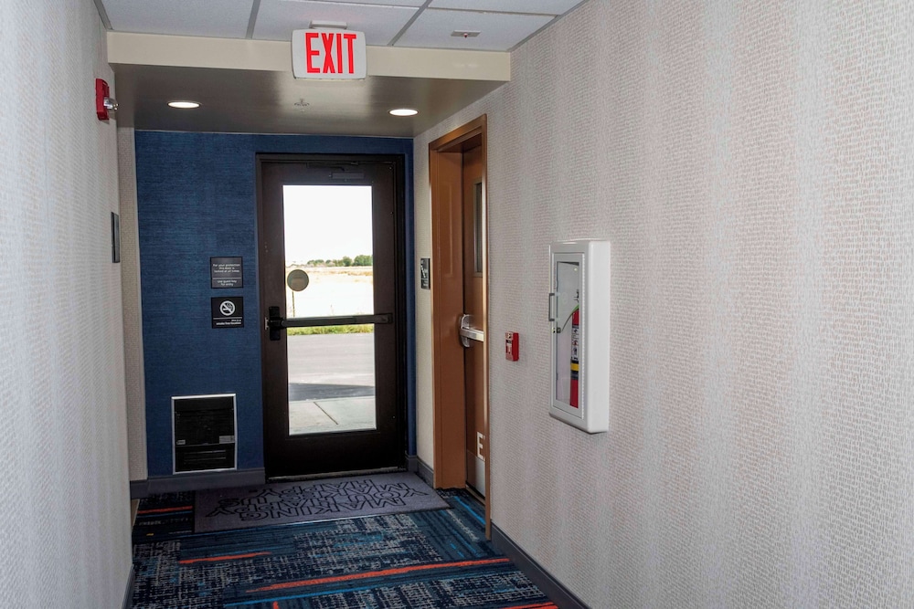 Hampton Inn & Suites Riverton - photo 7