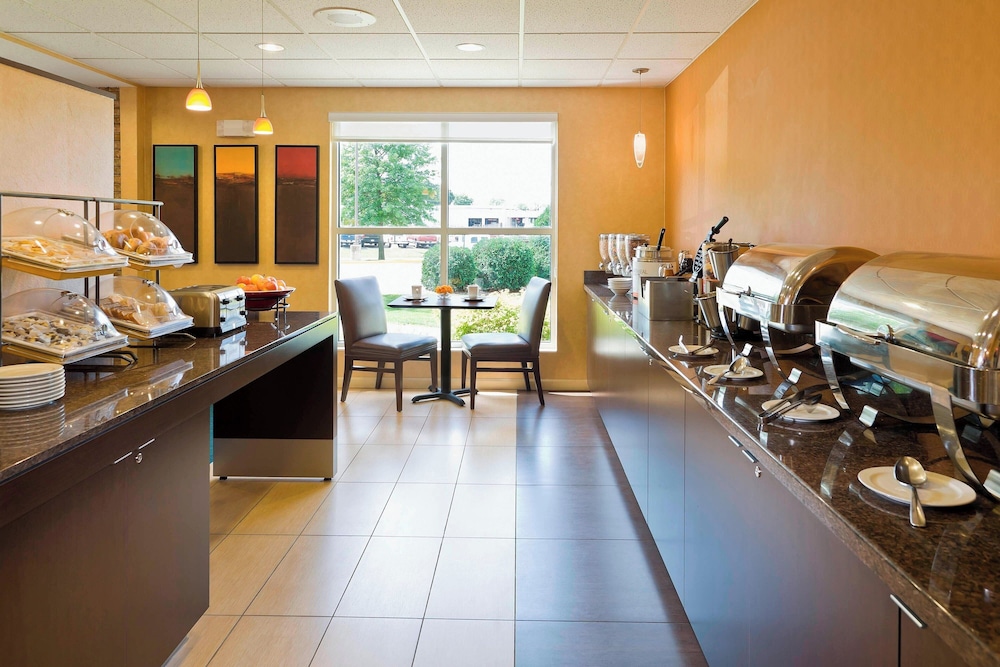 Residence Inn Cedar Rapids - photo 16