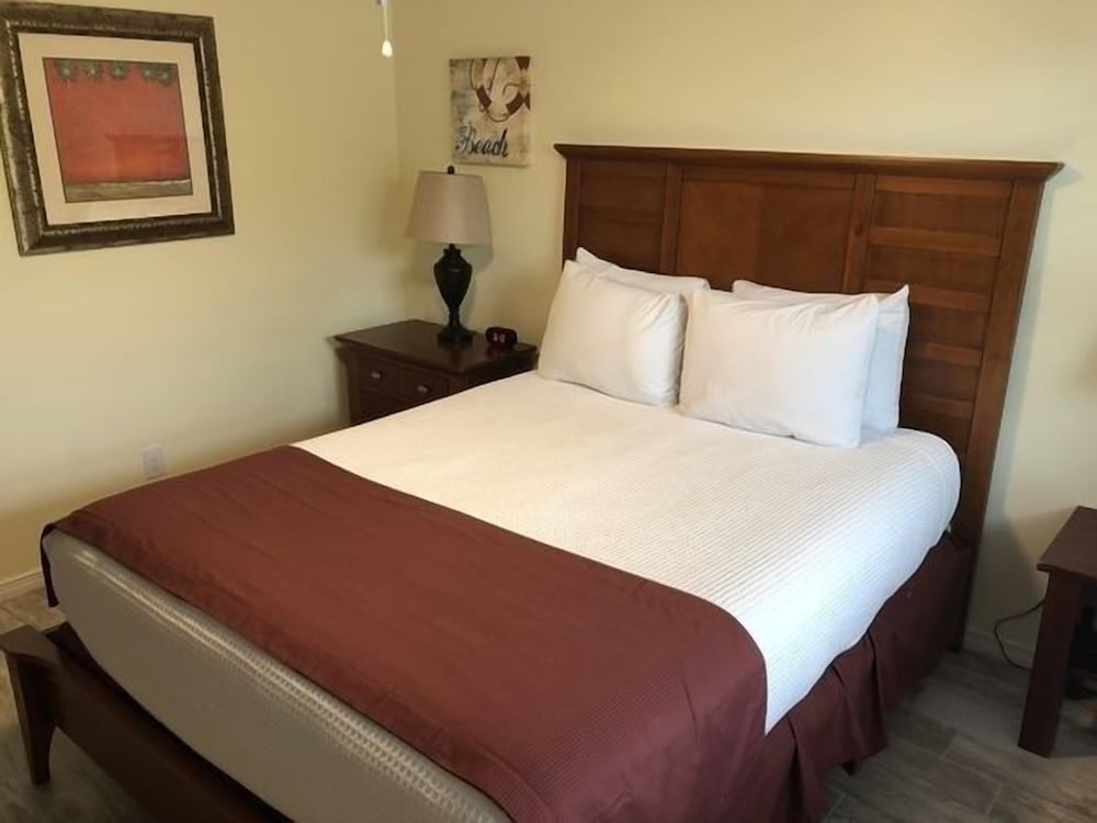Beachgate CondoSuites and Oceanfront Resort - photo 27