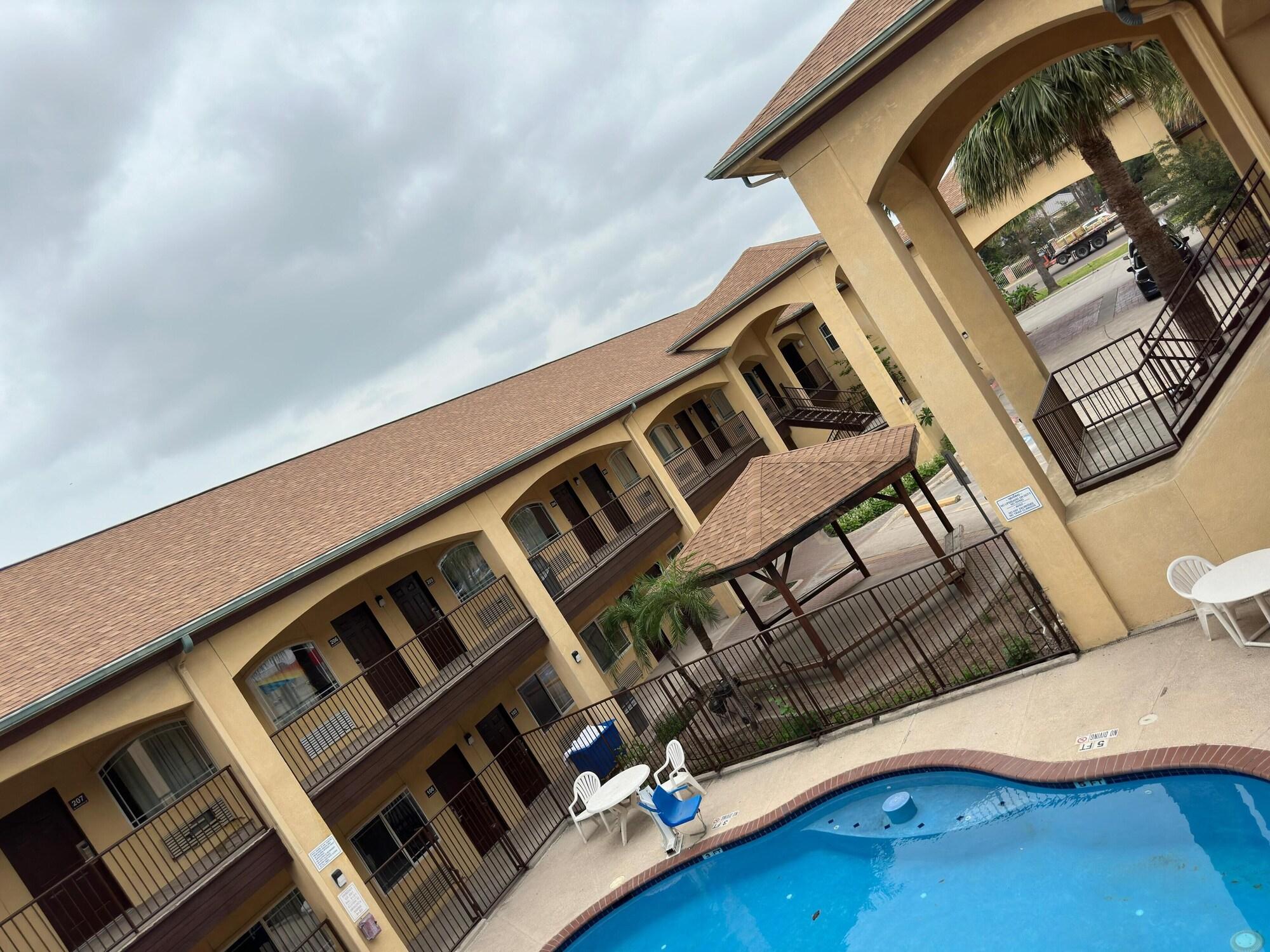 Texas Inn & Suites Rio Grande Valley - photo 2