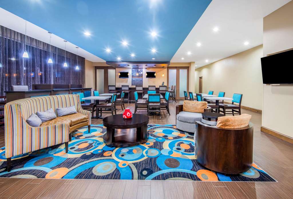 La Quinta Inn & Suites by Wyndham Clinton Historic Route 66 - photo 5