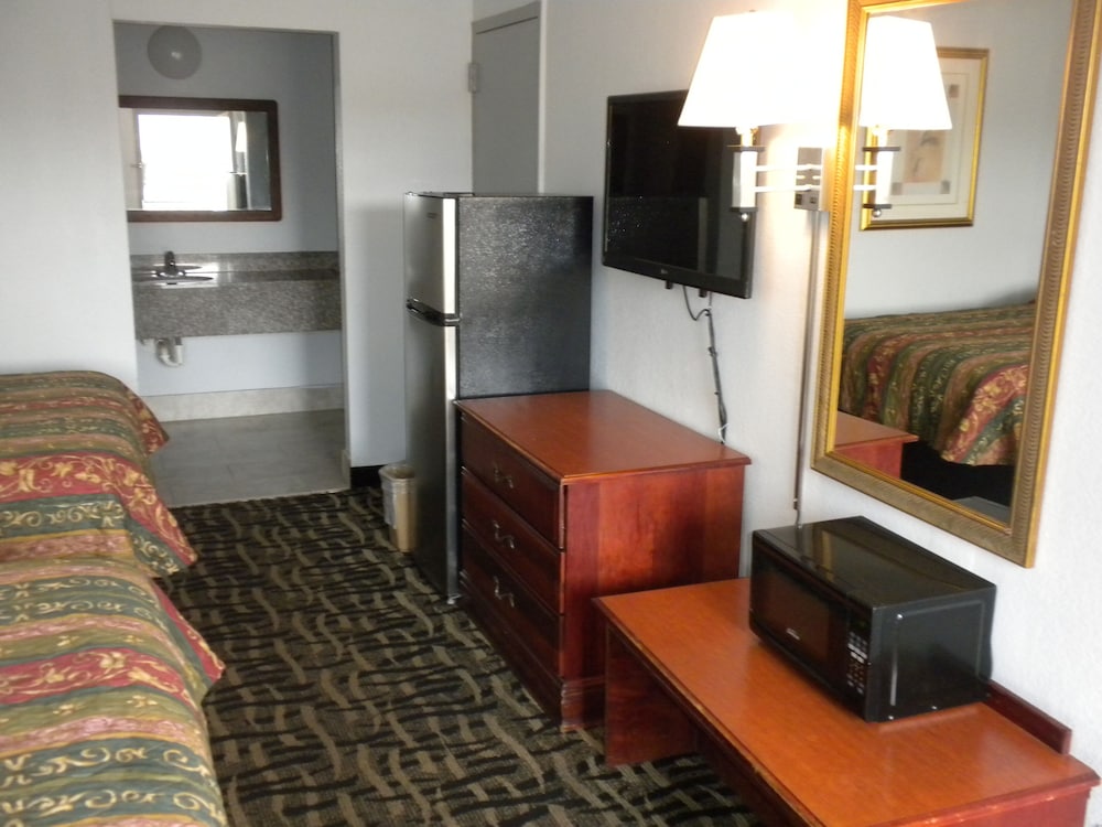 Homelodge Newnan - photo 17