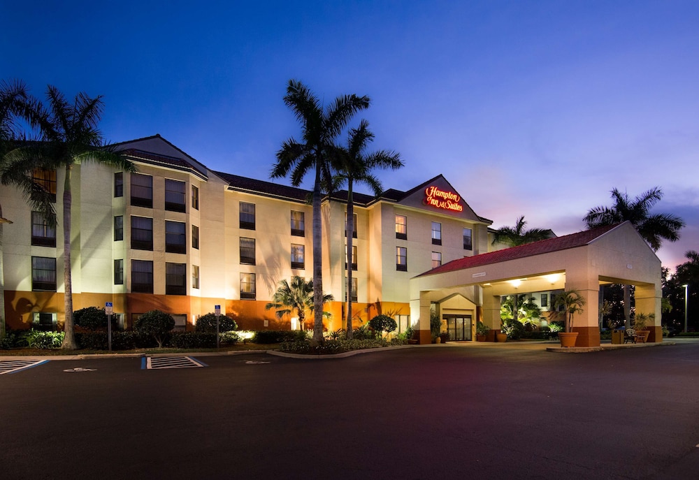 Hampton Inn & Suites Fort Myers Beach Sanibel Gateway - featured photo