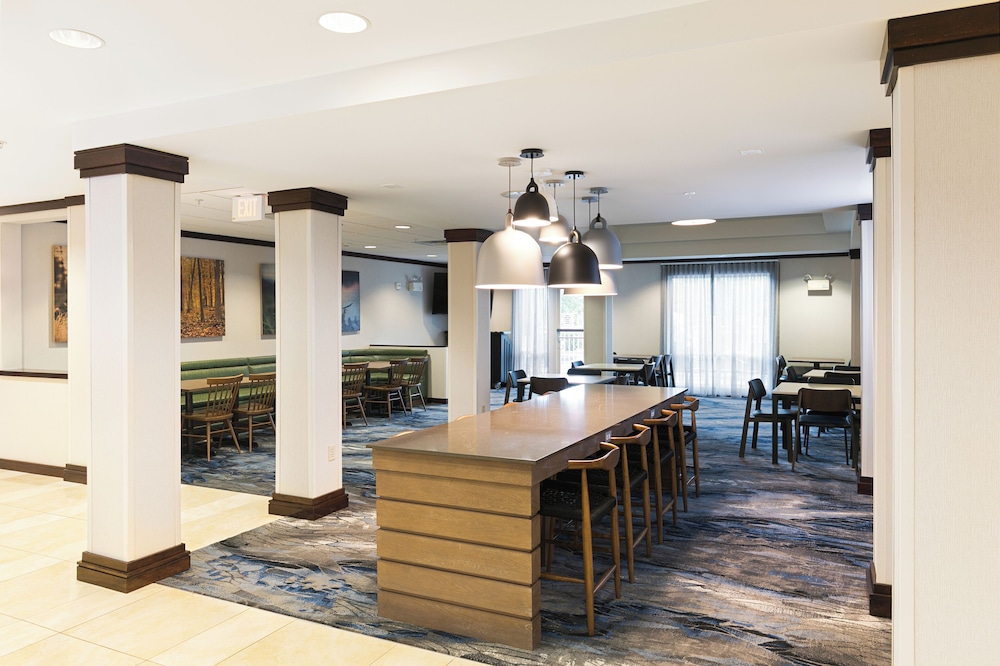 Fairfield Inn & Suites by Marriott Milwaukee Airport - photo 111