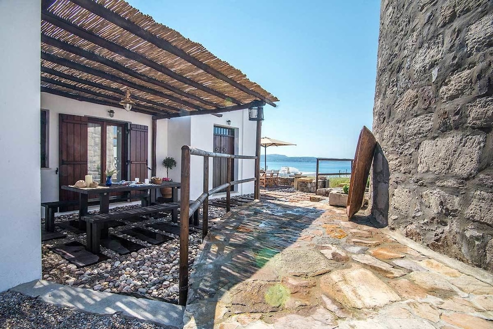 The Millers House Adamas Sea View — 4-Star Luxury Hotel in Milos, Greece