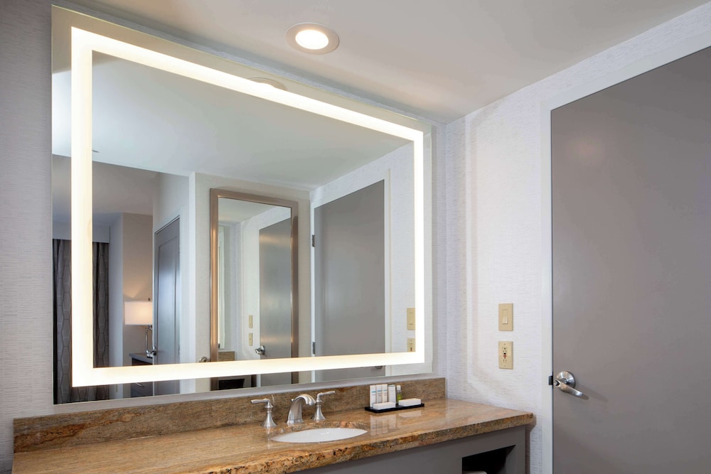 Embassy Suites by Hilton Portland Maine - photo 11