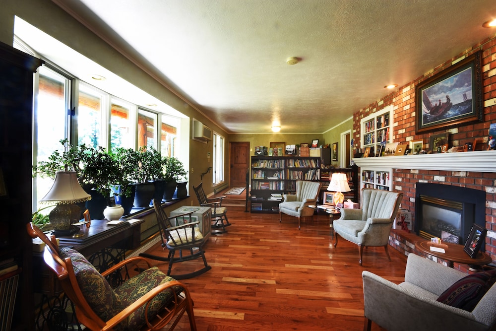 Bad Rock Bed and Breakfast Inn - photo 2