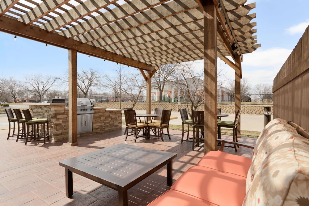 Homewood Suites Toledo Maumee - photo 10