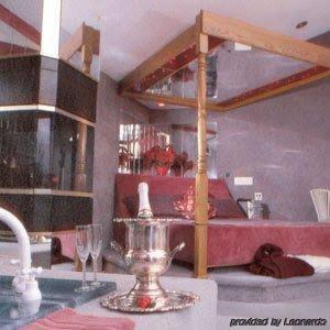 Economy Inn & Suites Cedar Lake - photo 12