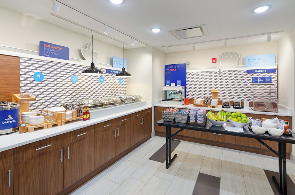 Holiday Inn Express & Suites Abingdon by IHG - photo 35