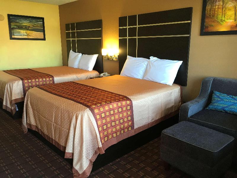 Rodeway Inn Canton - photo 19
