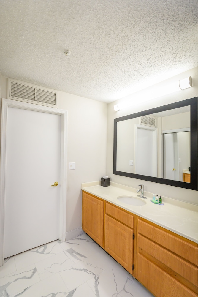 Philadelphia Suites at Airport An Extended Stay Hotel - photo 22