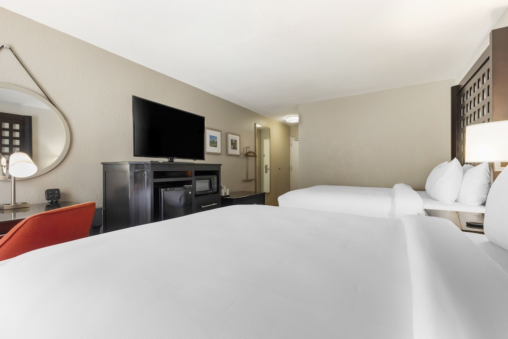 Comfort Inn Plano Dallas - photo 18