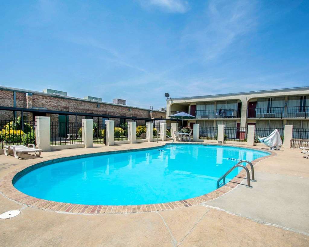 Econo Lodge Andalusia - photo 28