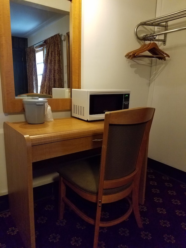 Du Wayne Motel - photo 20