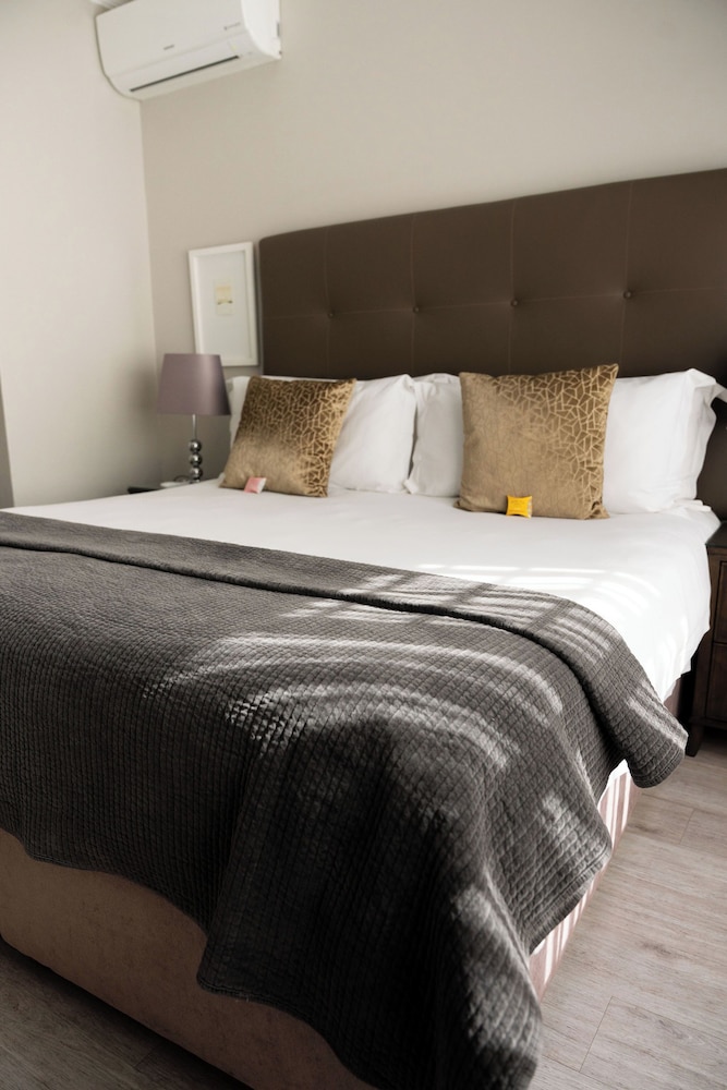 Kyalami Creek Luxury Apartments — 4-Star Luxury Hotel in Midrand, South Africa