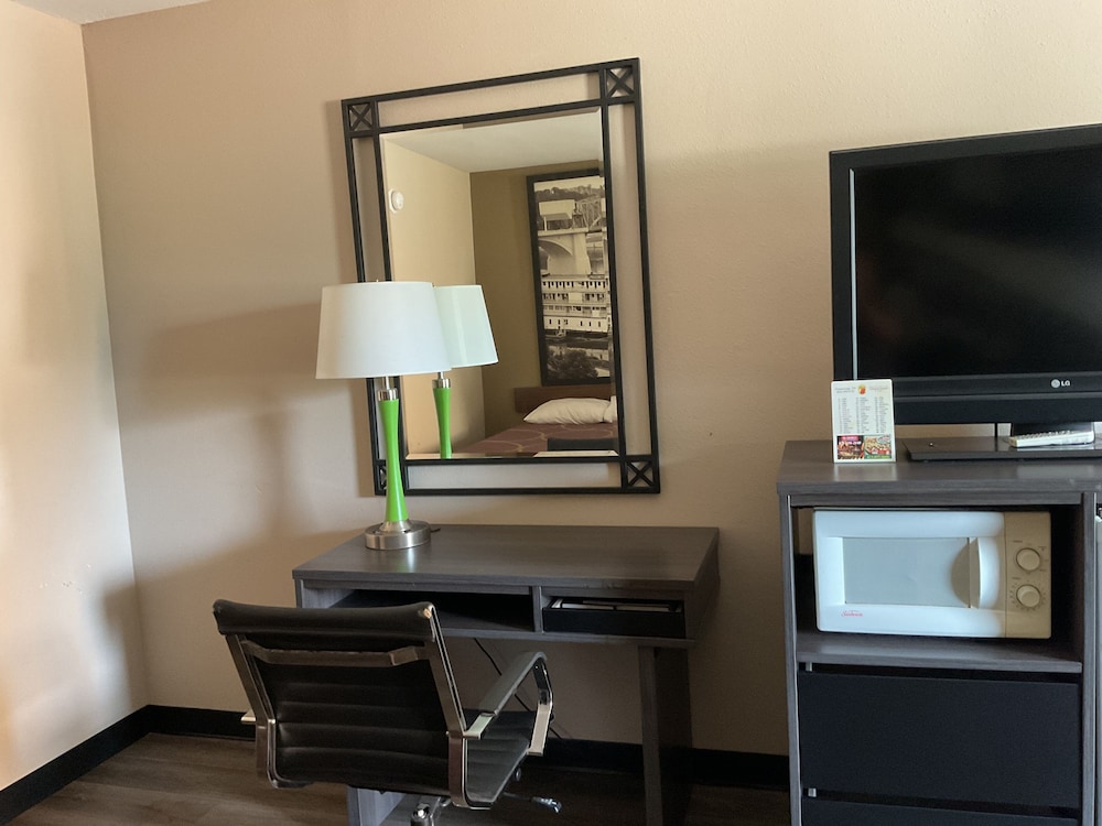 Super 8 by Wyndham Chattanooga East Ridge - photo 16