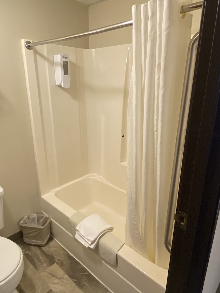 The Center Inn - photo 30