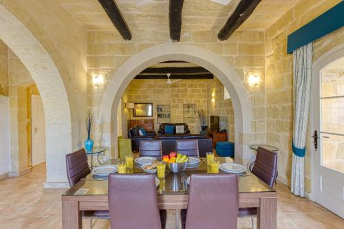 Girardu Holiday Home — 4-Star Luxury Hotel in Victoria, Malta