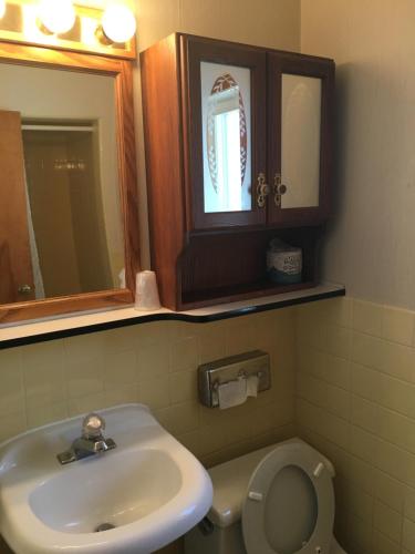 Belaire Motel - photo 21