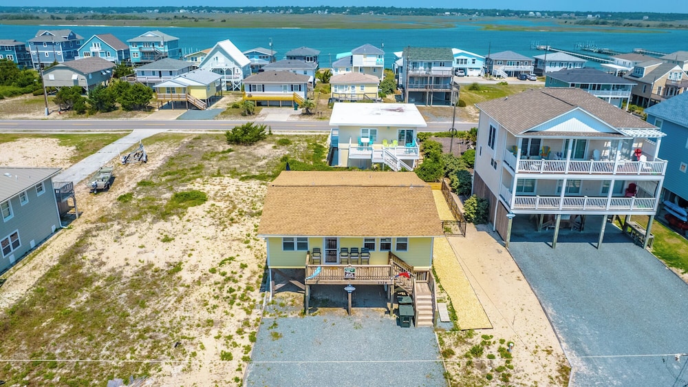 Mountains to Sea in Holly Ridge, United States