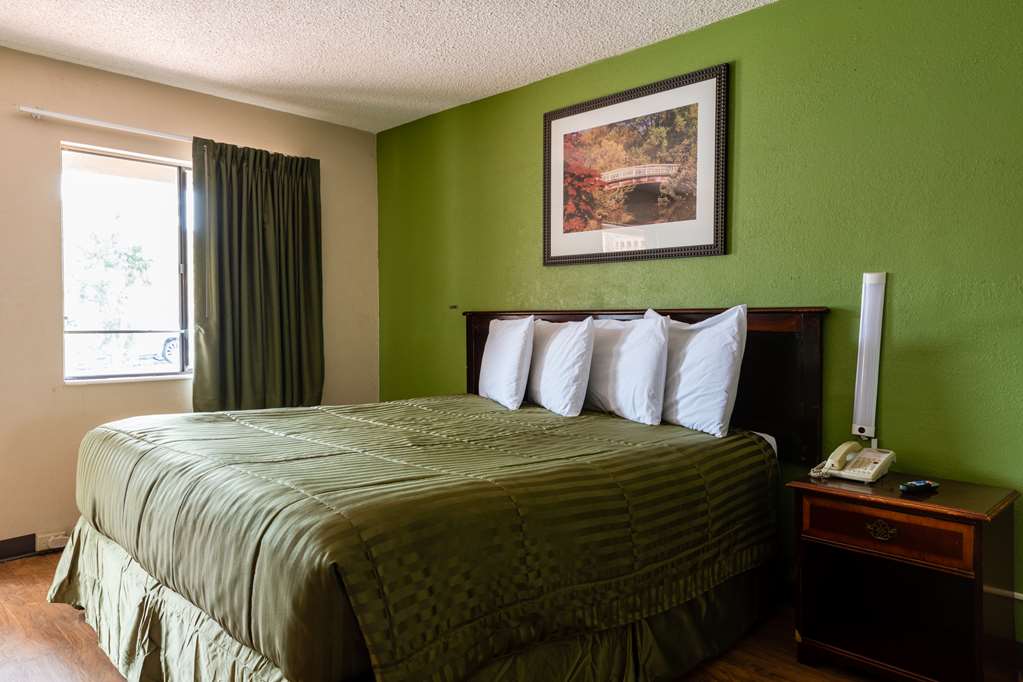 Country Hearth Inn & Suites Marietta - photo 10