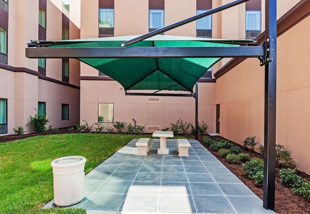 Hampton Inn & Suites Houston I 10 West Park Row - photo 32