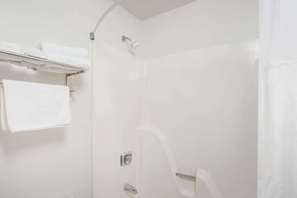 Days Inn by Wyndham Ankeny Des Moines - photo 26