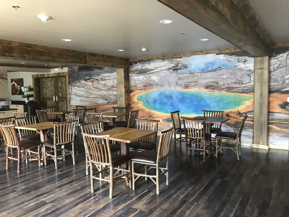 ClubHouse Inn West Yellowstone - photo 30