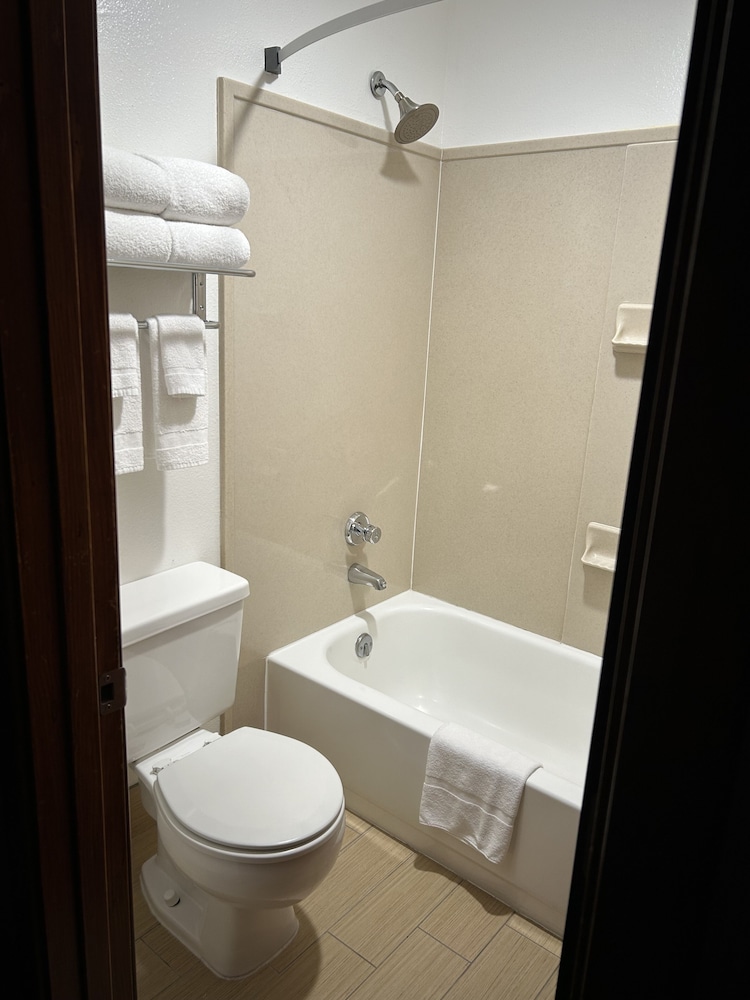 Country Inn & Suites by Radisson Delta Park North Portland - photo 26