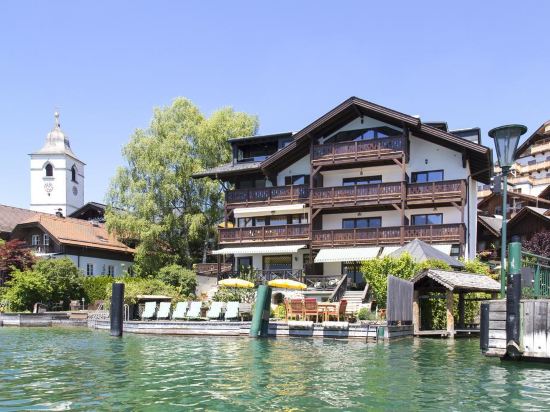 Pension Seehof Appartements — 4-Star Luxury Hotel in Sankt Wolfgang Im Salzkammergut, Austria