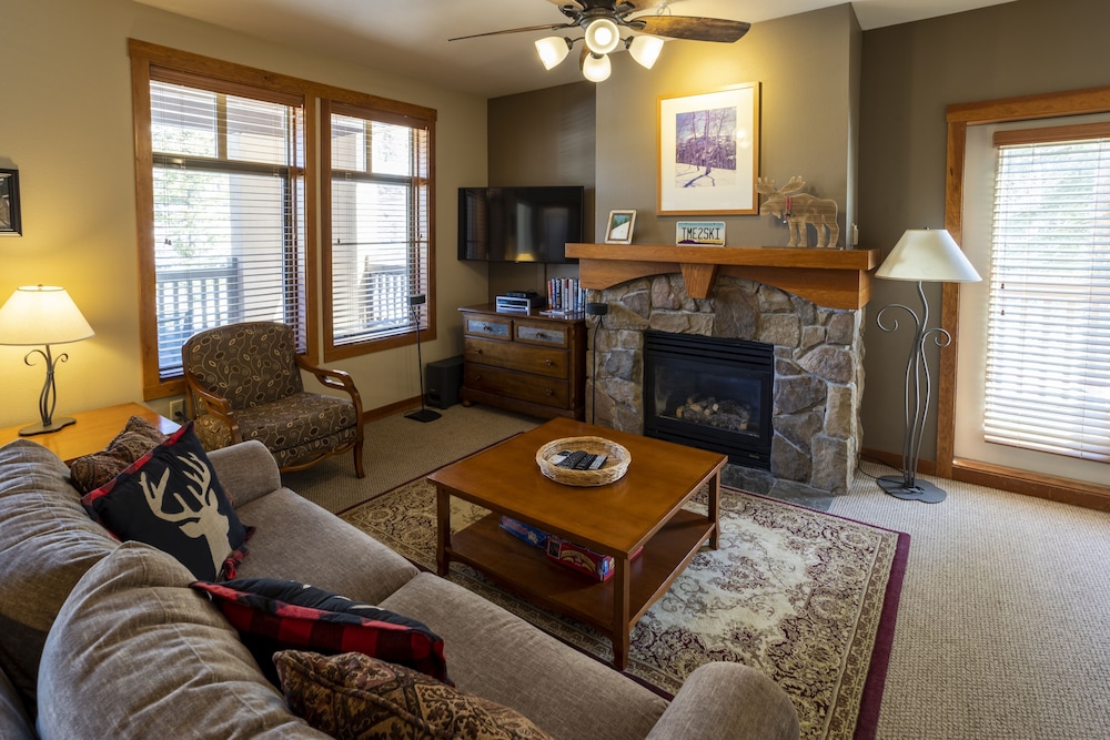 1102 Two Bedroom Standard Eagle Springs West 2 Condo By Redawning 19639698 — Mount Carmel