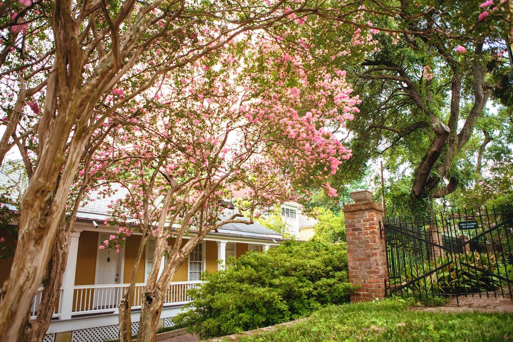 Anchuca Historic Mansion & Inn - photo 144