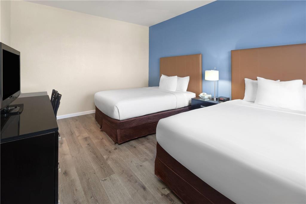 Days Inn by Wyndham Mackinaw City Bridgeview Area - photo 31