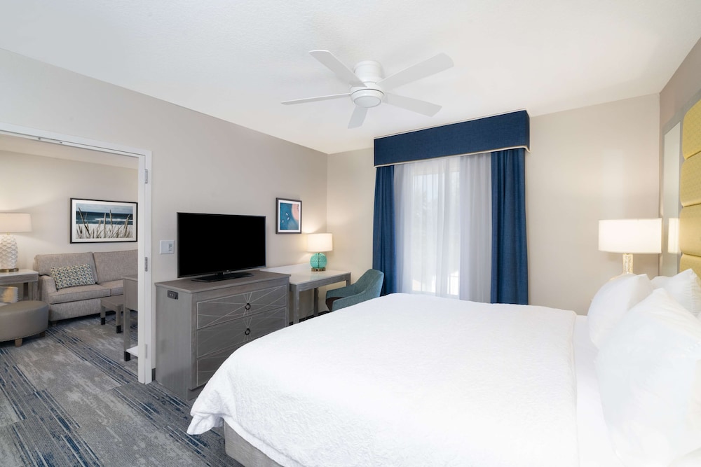 Hampton Inn and Suites Amelia Island Historic Harbor Front - photo 16