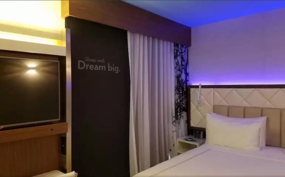 EVEN Hotel New York Times Square South by IHG - photo 13
