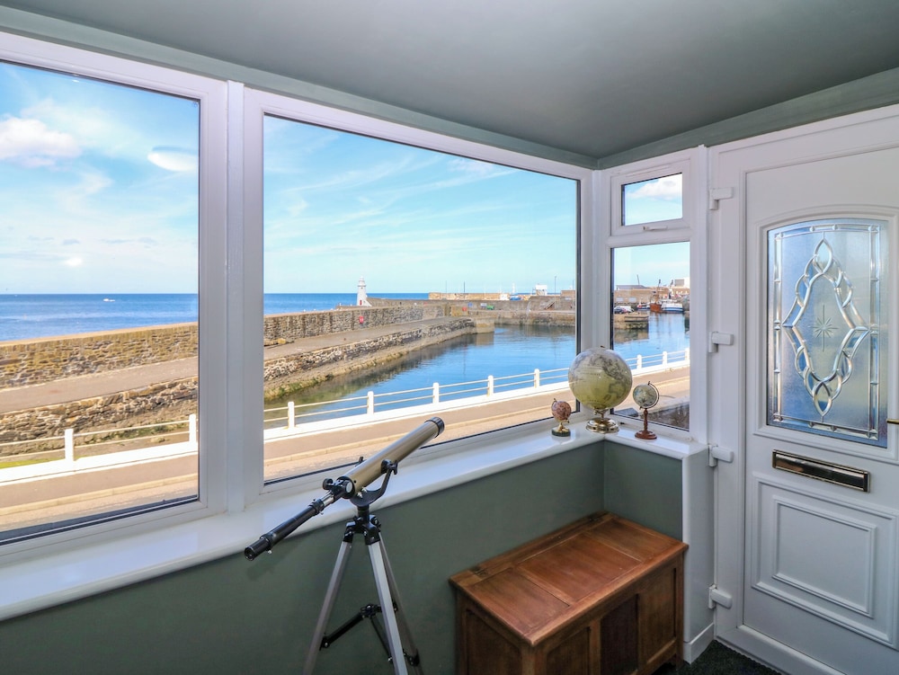 West Pier Cottage — 4-Star Luxury Hotel in Macduff, United Kingdom