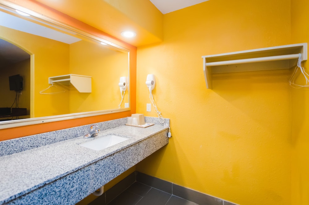 Express Inn Gulf Bank - photo 27