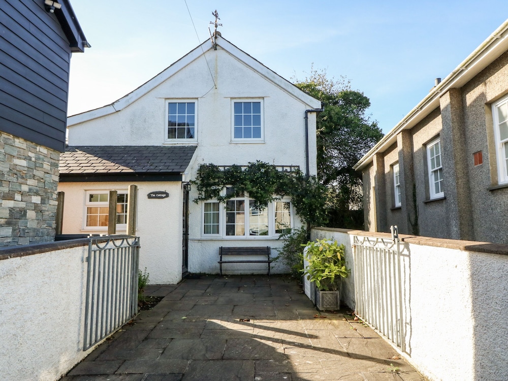 The Cottage — 4-Star Luxury Hotel in Pwllheli, United Kingdom