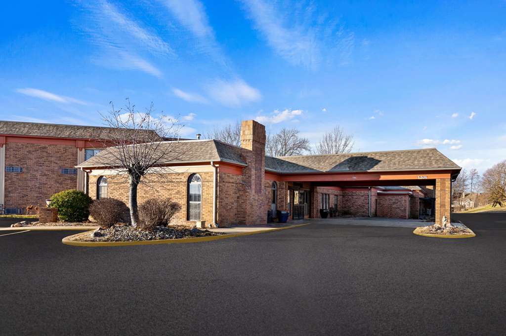 Suburban Studios Kansas City Airport North - photo 3