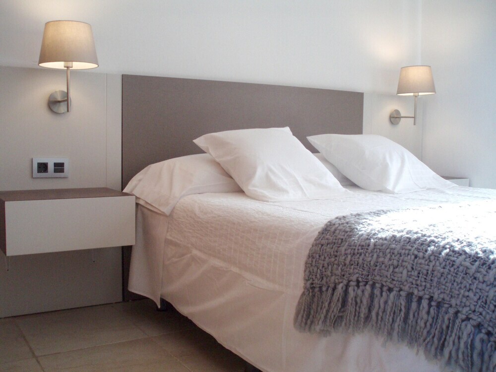 House With 2 Bedrooms in Miami Playa With Wonderful sea View Shared Pool Enclosed Garden — 4-Star Luxury Hotel in Mont-Roig Del Camp, Spain