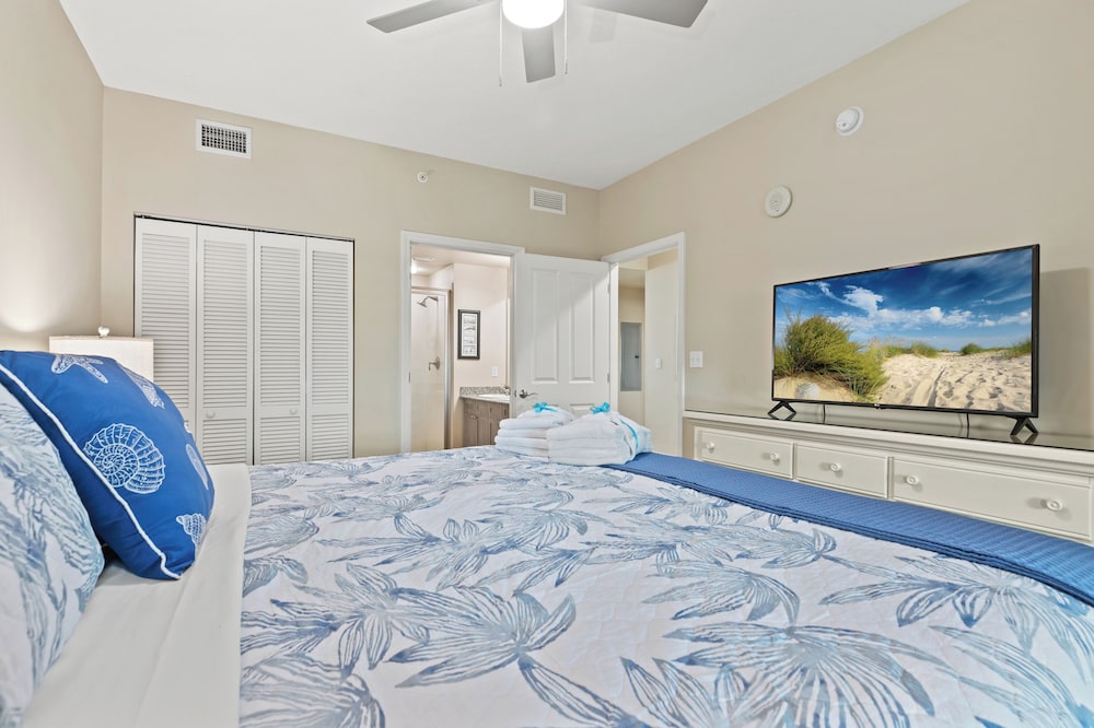 Beautiful 5th Floor Aqua Resort Unit With Direct Ocean Views Sleeps 8 - photo 10