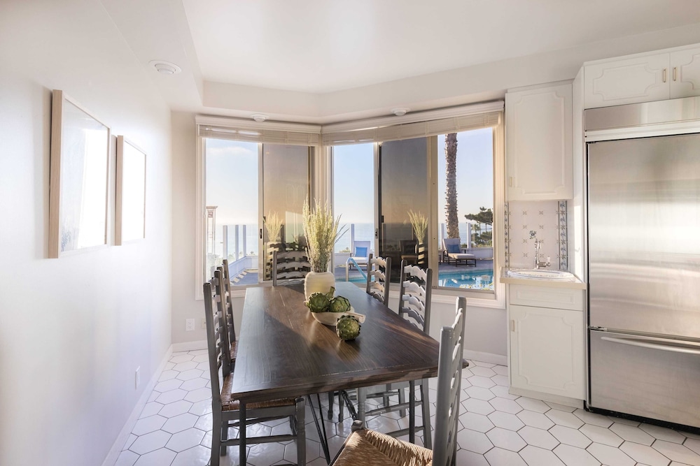 Vista by Avantstay Stunning Estate w Views of the Pacific Ocean Pool & Spa - photo 13