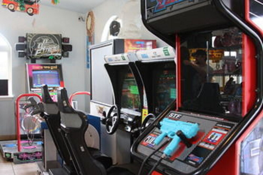 Emerald Dolphin Inn & Mini Golf - photo 30