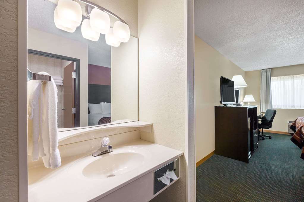 Baymont by Wyndham Midland - photo 10