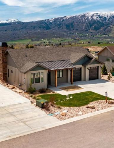 Powder Mountain Escape B1 Hot Tub Ski Getaway in Eden, United States