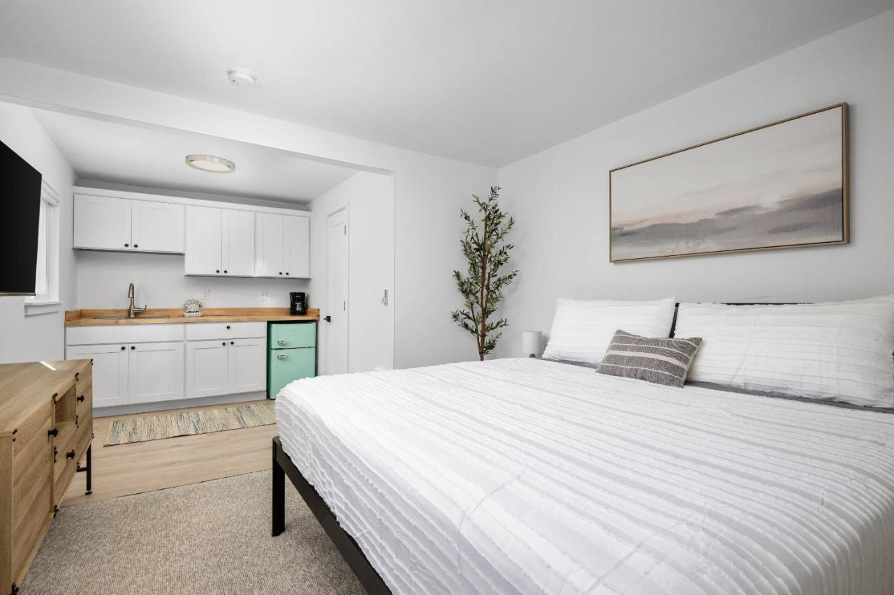 Inn at Rockaway Beach Unit 1 in Rockaway Beach, United States