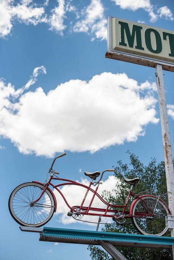 Circle R Motel - photo 48