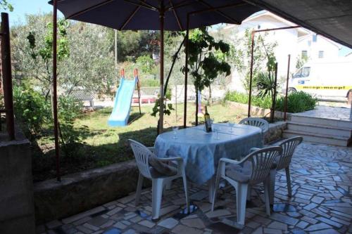 Apartment in Pirovac with Terrace Air conditioning Wi Fi Washing machine — 4-Star Luxury Hotel in Pirovac, Croatia